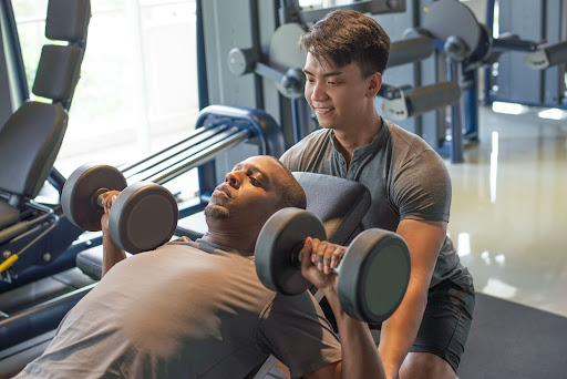 Is a Personal Trainer Right for You? 9 Reasons to Hire One!